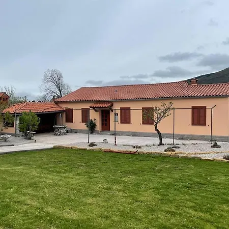 Hisa Pod Slavnikom Podgorje (Koper)