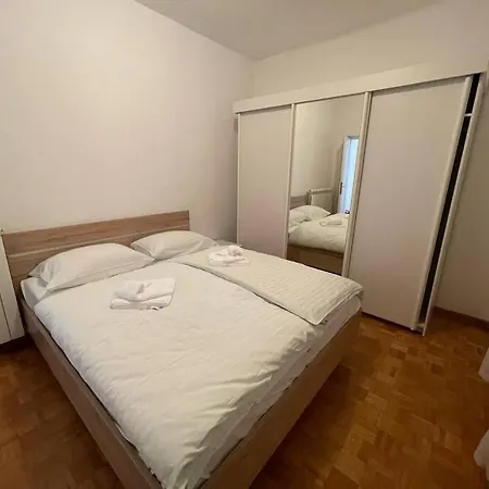 Hisa Pod Slavnikom Podgorje (Koper)